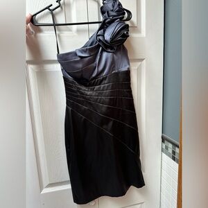 Be Smart 5/6 Elegant Black and Gray One-Shoulder Dress